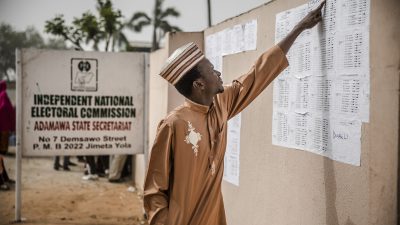 Wahlkommission verschiebt Wahlen in Nigeria wenige Stunden vor geplantem Beginn