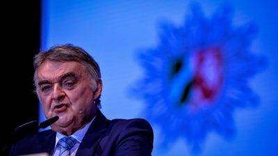 Köln: Wollen Hambacher Waldrevolutionäre Innenminister Reul beim Rosenmontagsumzug attackieren?