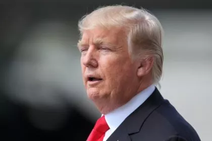 Trump nennt seinen Ex-Anwalt vor Anhörung im Kongress einen Lügner