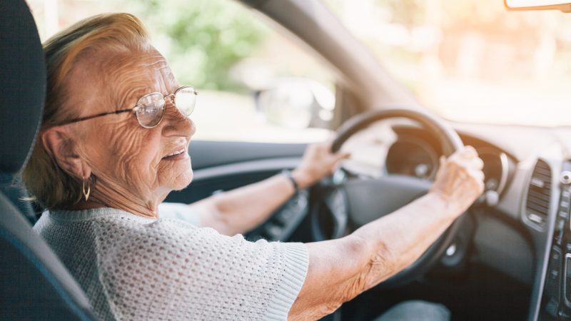 Scheuer lehnt verpflichtende Tests für alte Autofahrer ab
