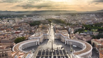Papst Franziskus eröffnet Krisentreffen im Vatikan zu sexuellem Missbrauch