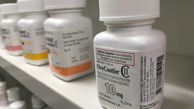 Opioid-Krise in den USA: Bundesstaaten klagen Pharma-Unternehmen der Familie Sackler an