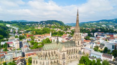 Linz: Junger Mann (22) attackierte Frauen sexuell und schlägt zu – Auch Polizisten attackiert