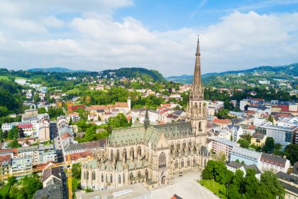 Linz: Junger Mann (22) attackierte Frauen sexuell und schlägt zu – Auch Polizisten attackiert