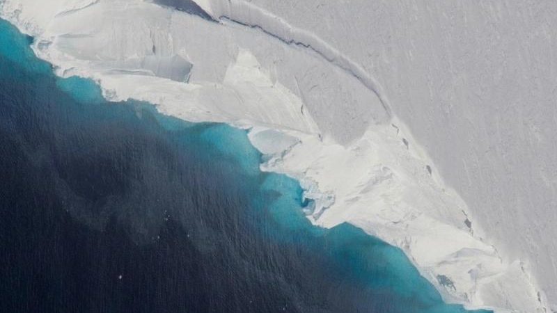 Riesiger Hohlraum unter Antarktis-Gletscher entdeckt