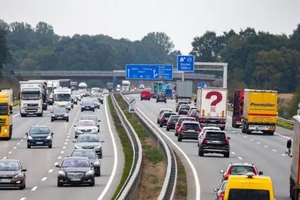 Pkw-Maut: Berlin prüft Regressforderung gegen Scheuer