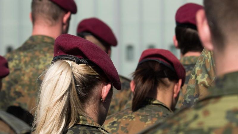 „Oberstleutnantin“ – Verteidigungsministerium will Bundeswehr-Dienstgrade gendern
