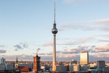 Öffentliche Beratung über Petition „Gegen eskalierende Gewalt der Hongkonger Polizei vorgehen“