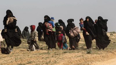 Studie: Mehr als 600 Kinder europäischer IS-Kämpfer sind in Syrien in Haft