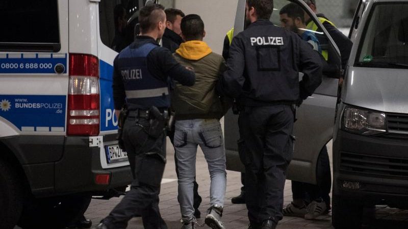 Niedersachsen entlässt wegen Coronavirus-Pandemie Häftlinge aus Abschiebehaft