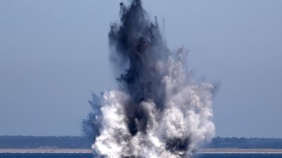 Minenjagd im Ostsee-Schutzgebiet – Unterseesprengungen sorgen für „heftige Erschütterungen“ der MS Einigkeit