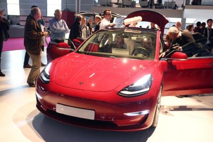 Teslas Model 3 gibt es jetzt als Basisversion für 35.000 Dollar