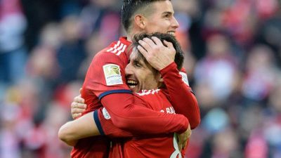 FC Bayern zieht mit Dortmund gleich – Martínez erneut stark