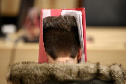 Junge Steinewerfer müssen für mehrere Jahre ins Gefängnis