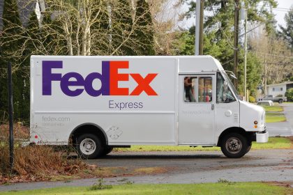 Ein Engel ohne Flügel: FedEx-Fahrer hilft alleinerziehender Frau in Not