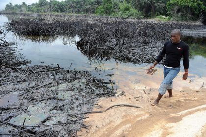 Hunderte nach Explosion einer Öl-Pipeline in Nigeria auf der Flucht