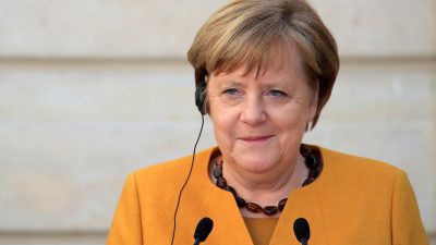 Merkel in Bürgerdialog: Nicht leichtfertig mit Demokratie und Frieden umgehen