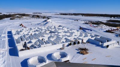 Weltrekord: Kanadisches Paar baut größtes Schnee-Labyrinth der Welt