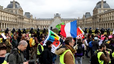 „Gelbwesten“ fordern weiterhin den Rücktritt von Macron