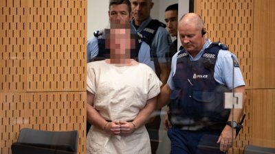 Christchurch: Moschee-Attentäter vor Gericht offiziell des Mordes beschuldigt