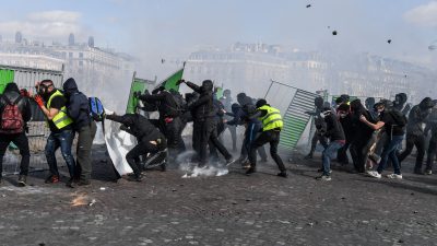 Marine Le Pen: Schwarz Vermummte haben die Gelbwesten ersetzt – Krisentreffen in Paris