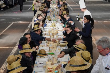 Frankreich stellt mit längstem Bankett der Welt Guinness-Rekord ein