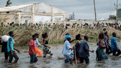 Care: Nach Zyklon im Südosten Afrikas Frauen von sexuellen Übergriffen bedroht