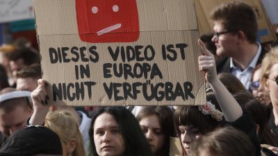 „Rettet das Internet“: Zehntausende protestieren gegen EU-Reform und Upload-Filter