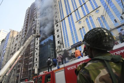 Mindestens 17 Tote bei Brand in Hochhaus in Bangladeschs Hauptstadt Dhaka
