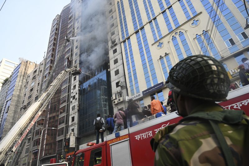 Mindestens 17 Tote bei Brand in Hochhaus in Bangladeschs Hauptstadt Dhaka