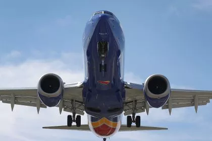 Boeing 737 Max 8: Fünf US-Piloten warnten bereits vor den Unglücken – Autopilot schaltet in Sinkflug