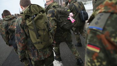 Soldaten der Bundeswehr sollen künftig gratis Bahn fahren dürfen
