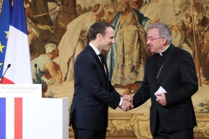 Früherer päpstlicher Gesandter in Frankreich wegen sexueller Nötigung verurteilt