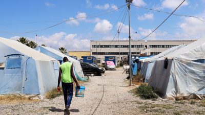 Italienische Regierung lässt Flüchtlingslager San Ferdinando abreißen