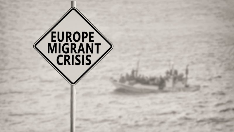 Zwei Schiffe mit Migranten fordern die Einfahrt in italienische Häfen – Schwangere von spanischem Schiff gebracht
