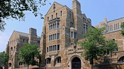 Elite-Hochschule Yale wirft in Bestechungsaffäre Studentin raus
