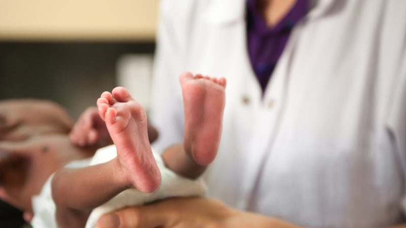 Beschnitten in den Tod – 5 Monate alter Junge stirbt nach Beschneidung durch Eltern
