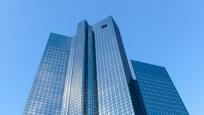 Gehalt von Deutsche-Bank-Chef Sewing steigt auf sieben Millionen Euro