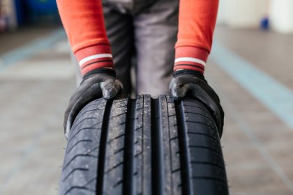 Brüssel prüft Preis-Dumping bei Autoreifen aus China