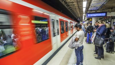 S-Bahn-Unfall: 21-Jähriger fängt auf S-Bahn-Dach Feuer
