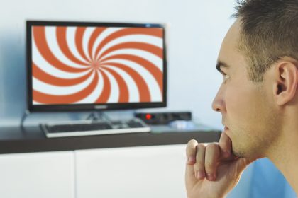 Berliner Künstler täuschen US-Medien und FBI mit Videos von Fake-Anschlägen