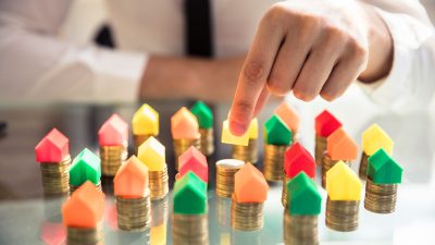 Immobilienpreise auf Rekord-Hoch: Neues Makler-Gesetz könnte Käufer entlasten