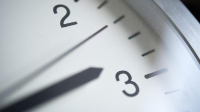 Zeitumstellung: Timmermanns befürchtet neue Zeitzonen in Europa