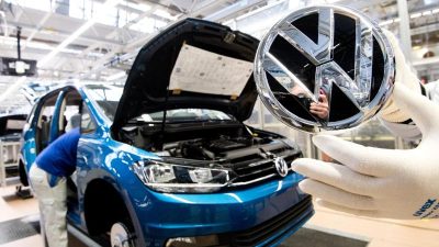 VW beendet Zusammenarbeit mit US-Roboterautofirma Aurora und wechselt zu Ford