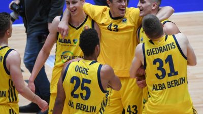 ALBA Berlin erkämpft in Malaga drittes Entscheidungsspiel