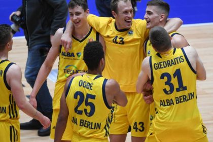 ALBA Berlin erkämpft in Malaga drittes Entscheidungsspiel