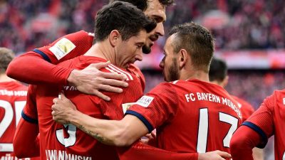 FC Bayern stürmt an die Spitze