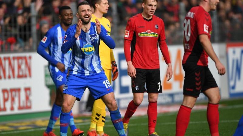 Dank Petersen und Ibisevic-Eigentor: Freiburg besiegt Hertha