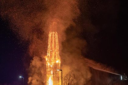 Österreich: Brenzlige Szenen bei Weltrekord-Feuer