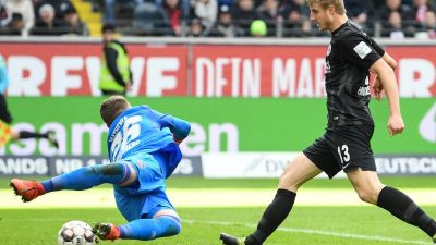 Eintracht Frankfurt mit Arbeitssieg gegen Nürnberg